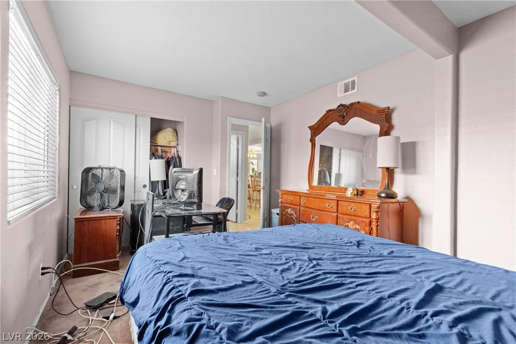 2000 Summit Pointe, Las Vegas, NV 89117