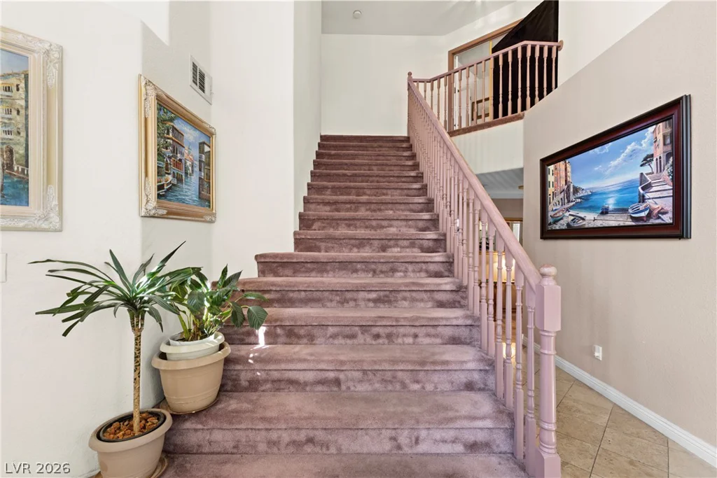 2000 Summit Pointe, Las Vegas, NV 89117