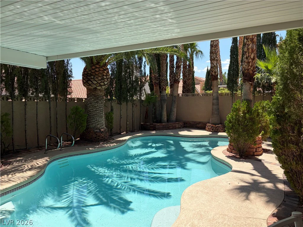 2000 Summit Pointe, Las Vegas, NV 89117