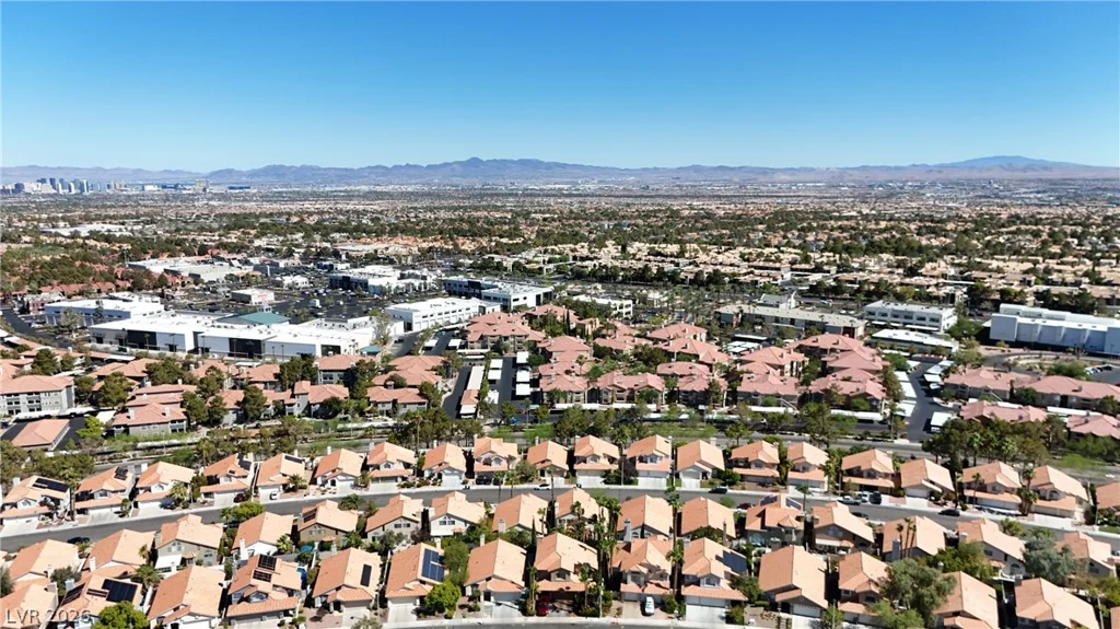 2000 Summit Pointe, Las Vegas, NV 89117