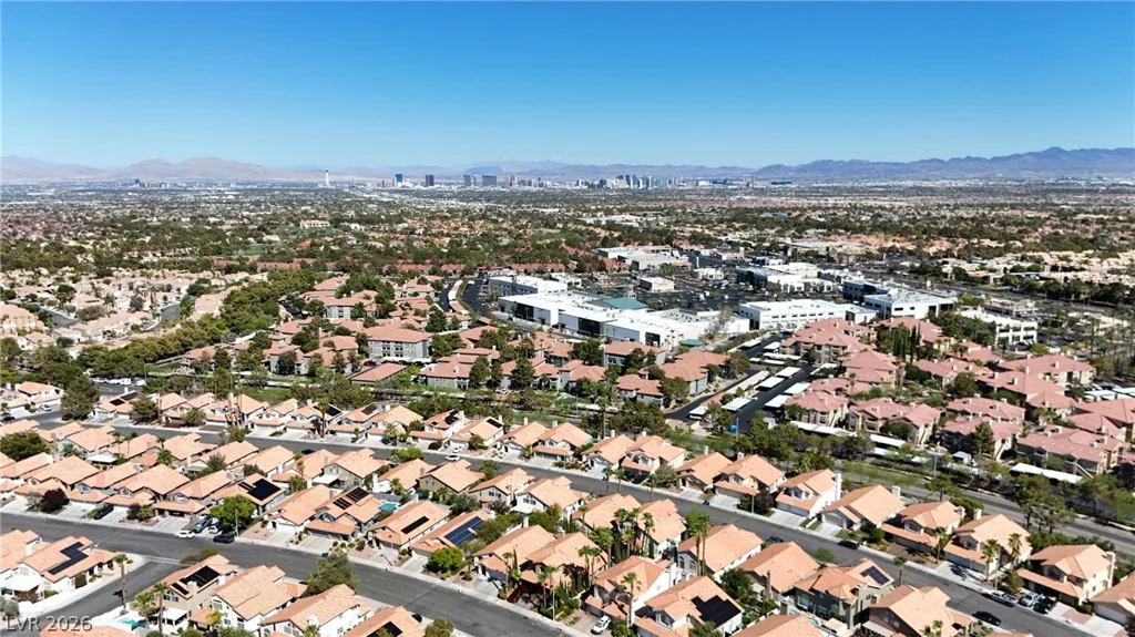 2000 Summit Pointe, Las Vegas, NV 89117