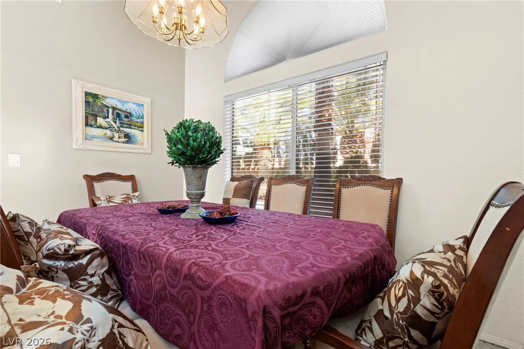 2000 Summit Pointe, Las Vegas, NV 89117