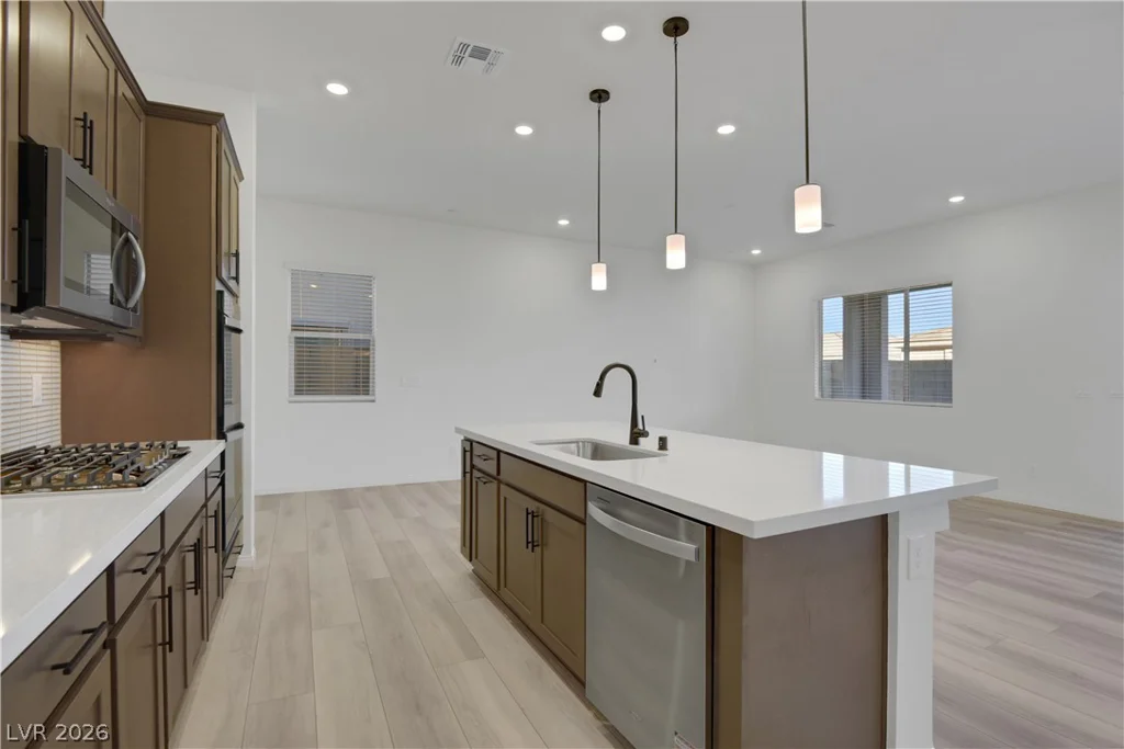 1570 Rock Kestrel, Las Vegas, NV 89138