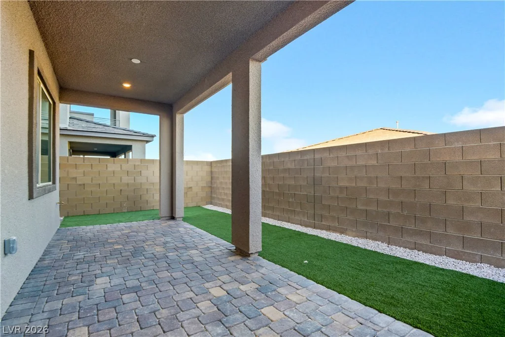 1570 Rock Kestrel, Las Vegas, NV 89138
