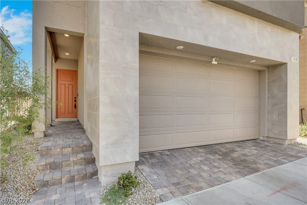 1570 Rock Kestrel, Las Vegas, NV 89138
