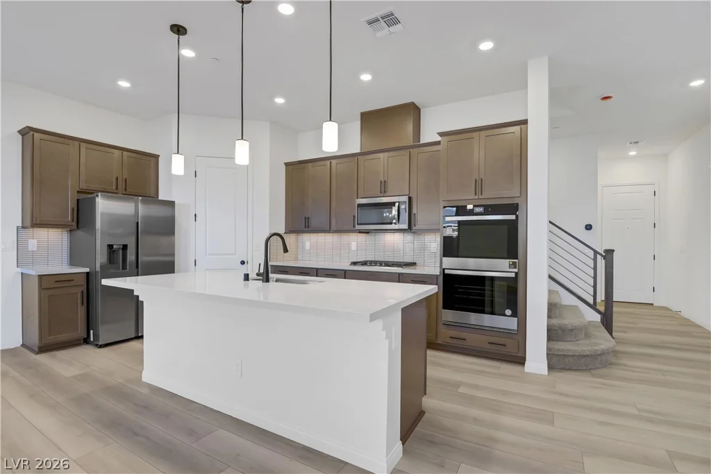 1570 Rock Kestrel, Las Vegas, NV 89138