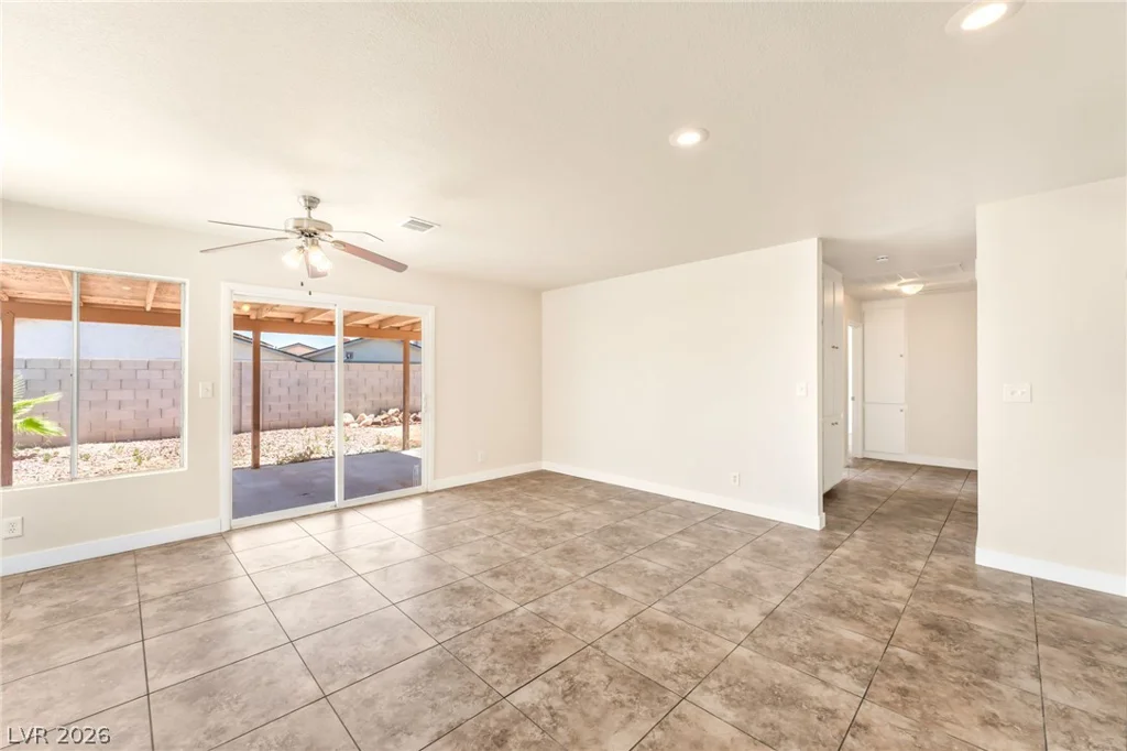 1805 Starbuck, Las Vegas, NV 89108