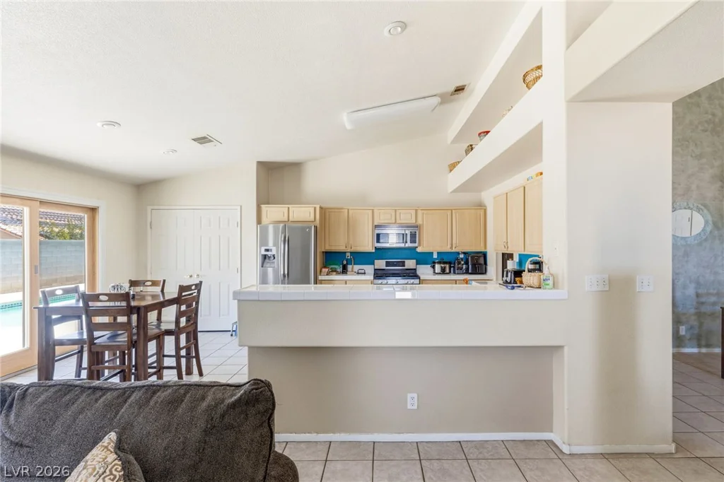 6302 Golden Rain, North Las Vegas, NV 89031