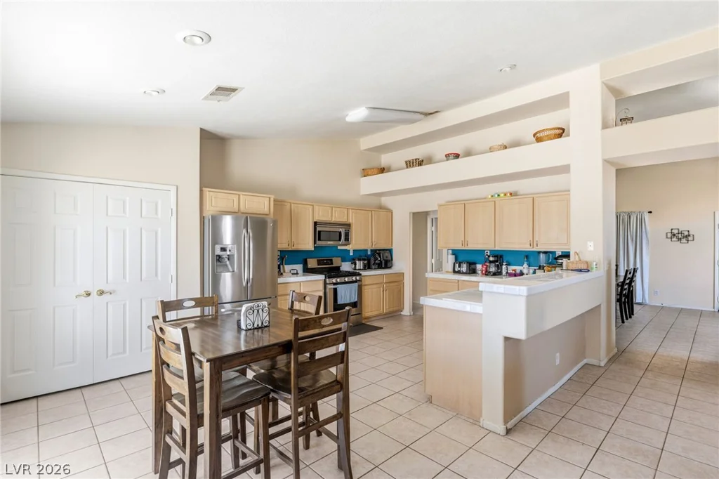 6302 Golden Rain, North Las Vegas, NV 89031