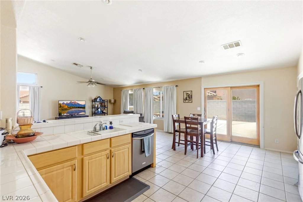 6302 Golden Rain, North Las Vegas, NV 89031