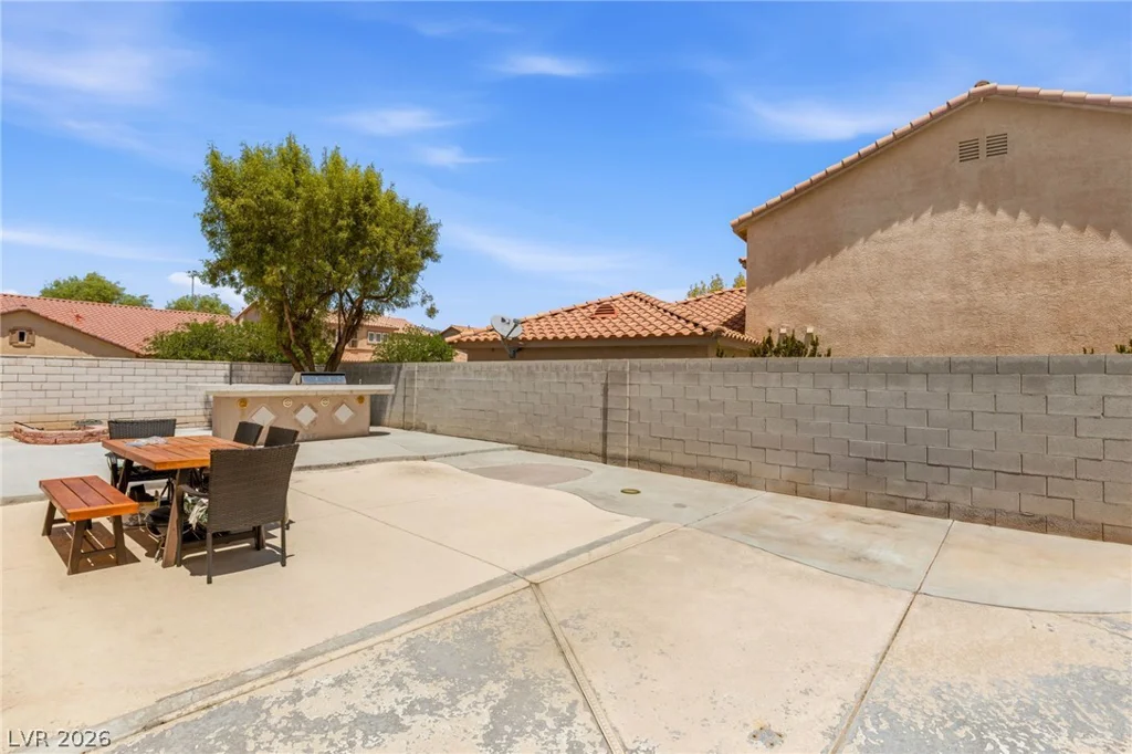6302 Golden Rain, North Las Vegas, NV 89031