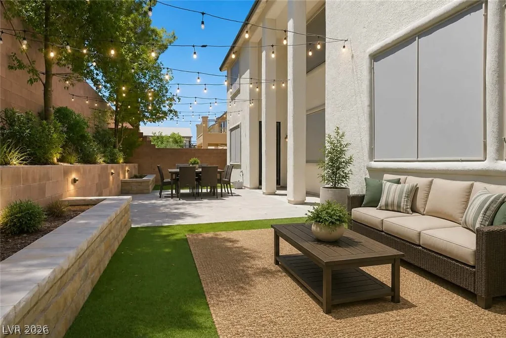 354 Shimmering Moon, Henderson, NV 89015