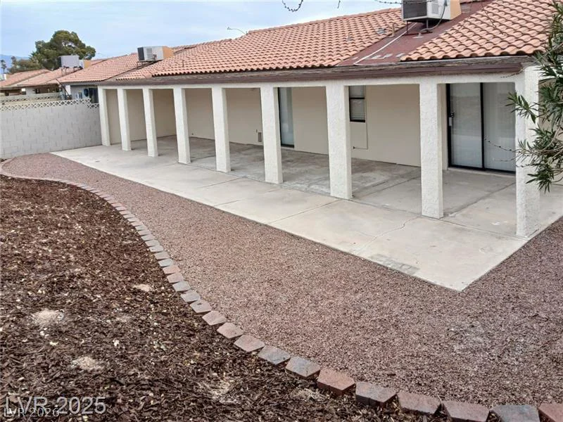 1608 Joshua Tree, Las Vegas, NV 89108