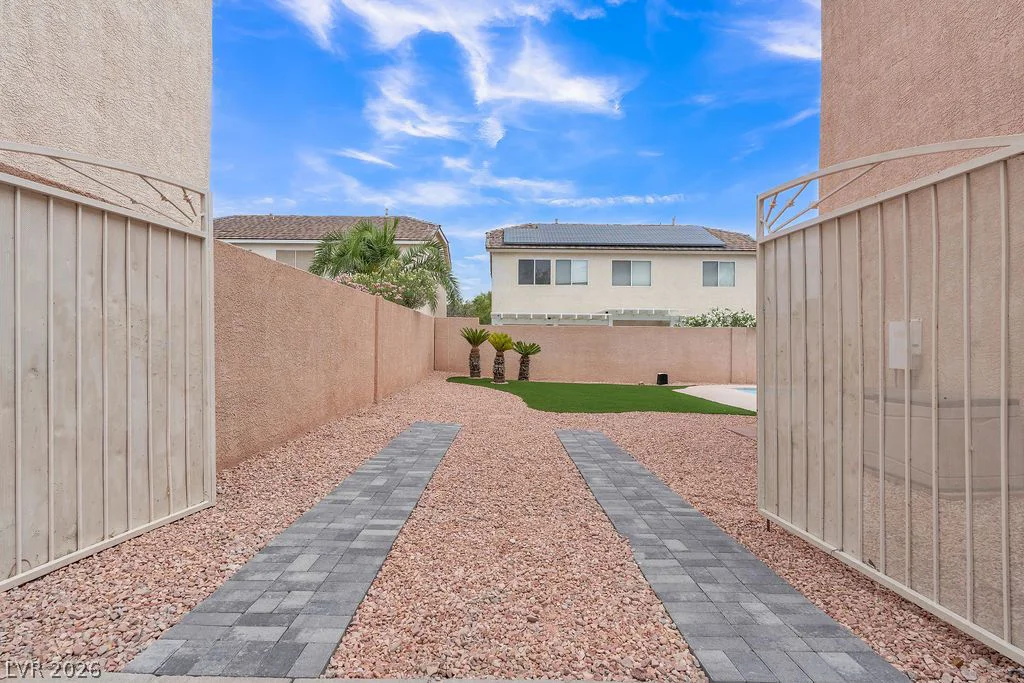 9004 Loggers Mill, Las Vegas, NV 89143