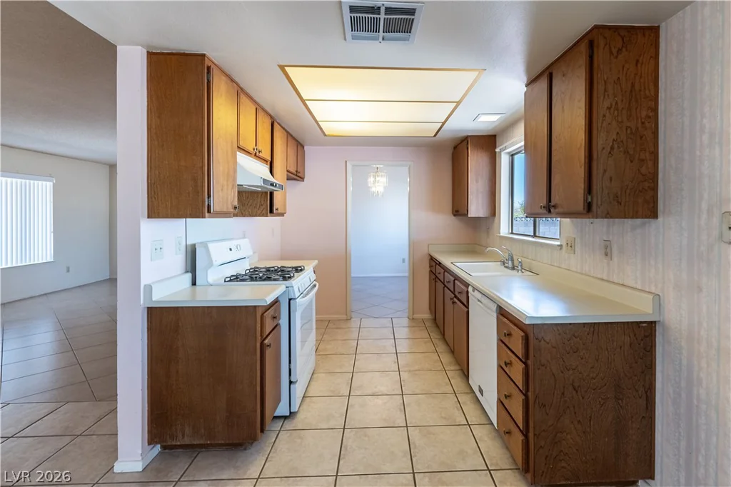 1848 Golden Shadow, Henderson, NV 89002