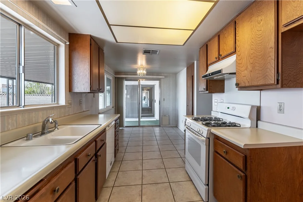 1848 Golden Shadow, Henderson, NV 89002