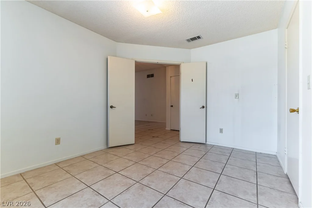 1848 Golden Shadow, Henderson, NV 89002