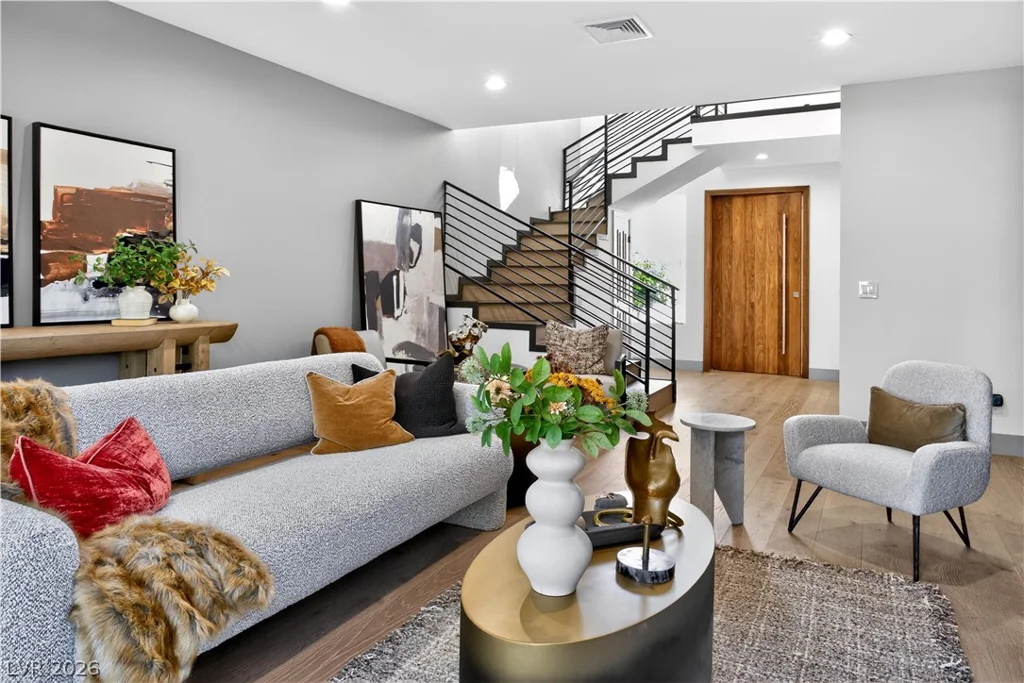 2861 Queens Courtyard, Las Vegas, NV 89109