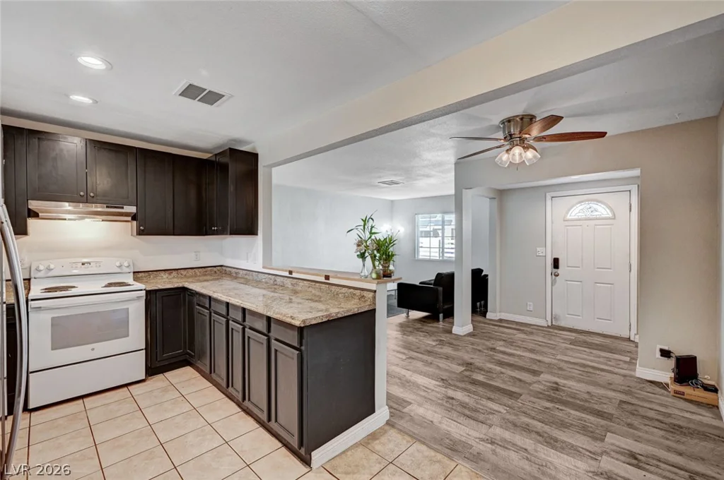 1720 Carson, Las Vegas, NV 89101