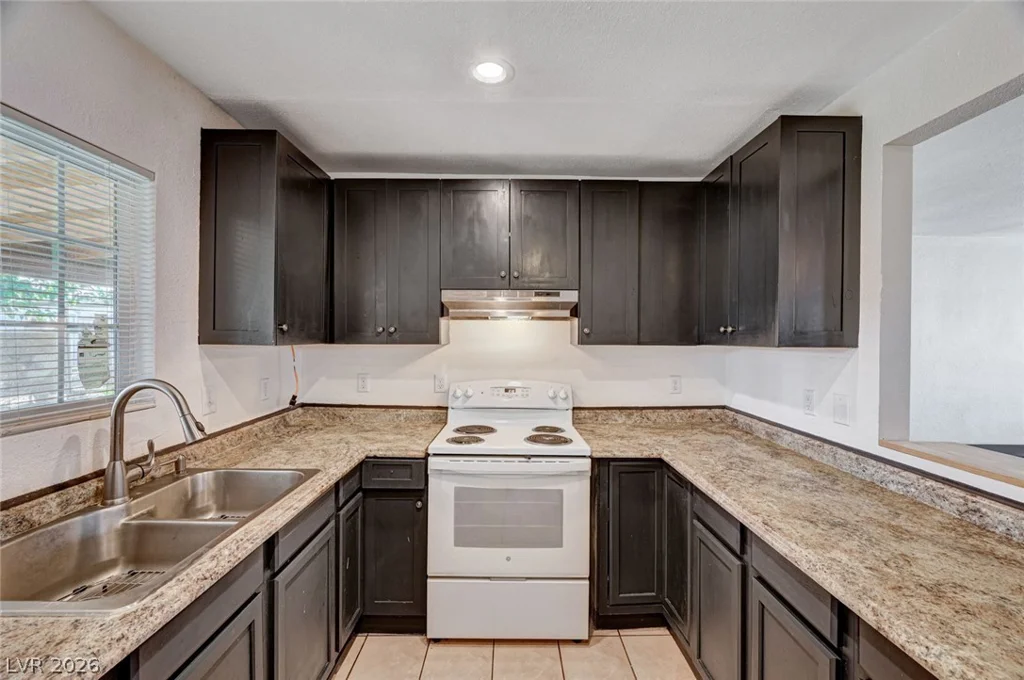 1720 Carson, Las Vegas, NV 89101