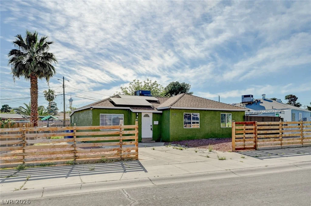 1720 Carson, Las Vegas, NV 89101