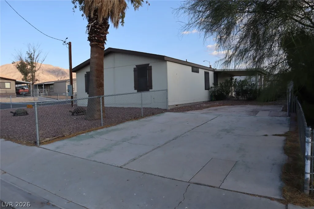 6188 Carlsbad, Las Vegas, NV 89156