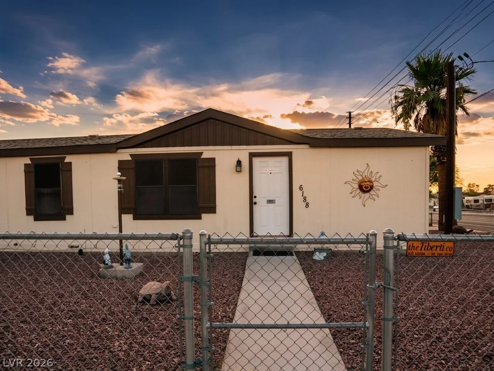 6188 Carlsbad, Las Vegas, NV 89156