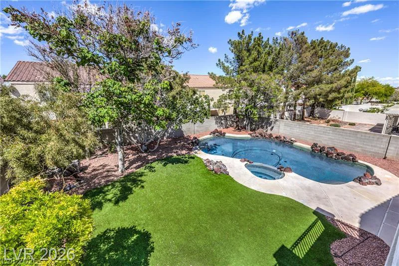 10008 Dusty Winds, Las Vegas, NV 89117