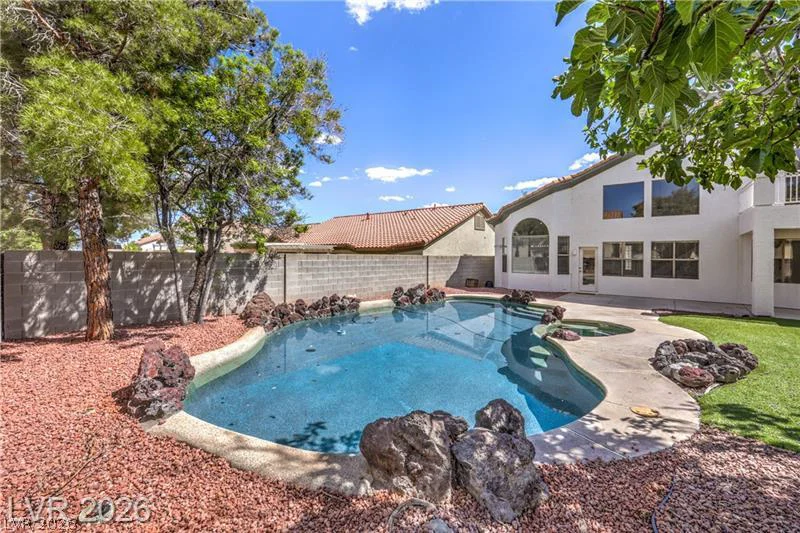 10008 Dusty Winds, Las Vegas, NV 89117