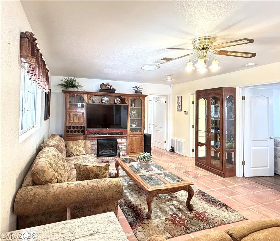 1275 Dean, Henderson, NV 89002