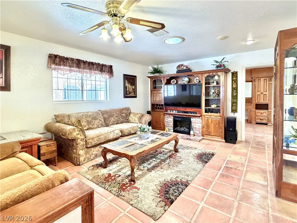 1275 Dean, Henderson, NV 89002