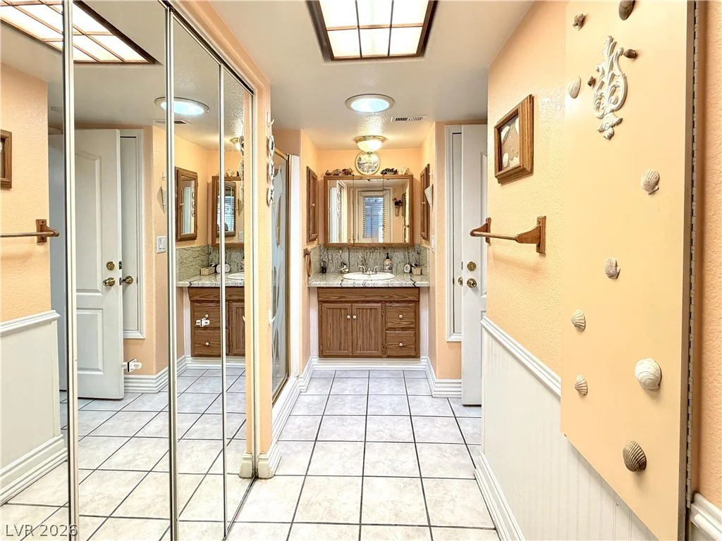 1275 Dean, Henderson, NV 89002