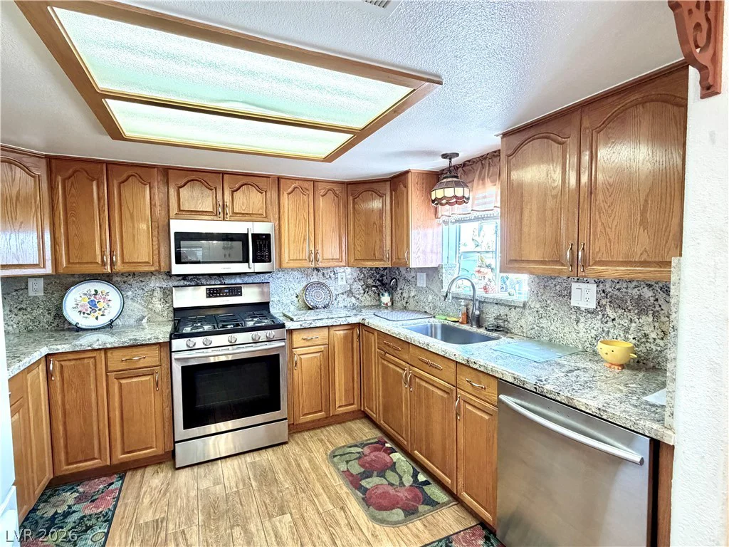1275 Dean, Henderson, NV 89002