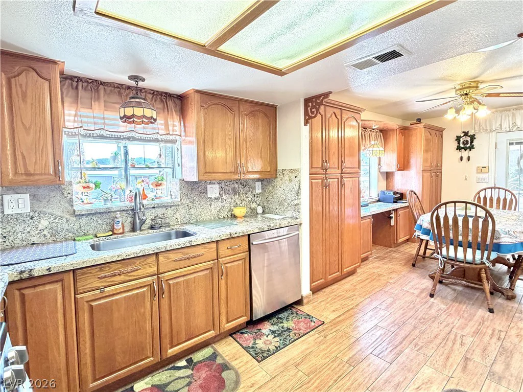 1275 Dean, Henderson, NV 89002
