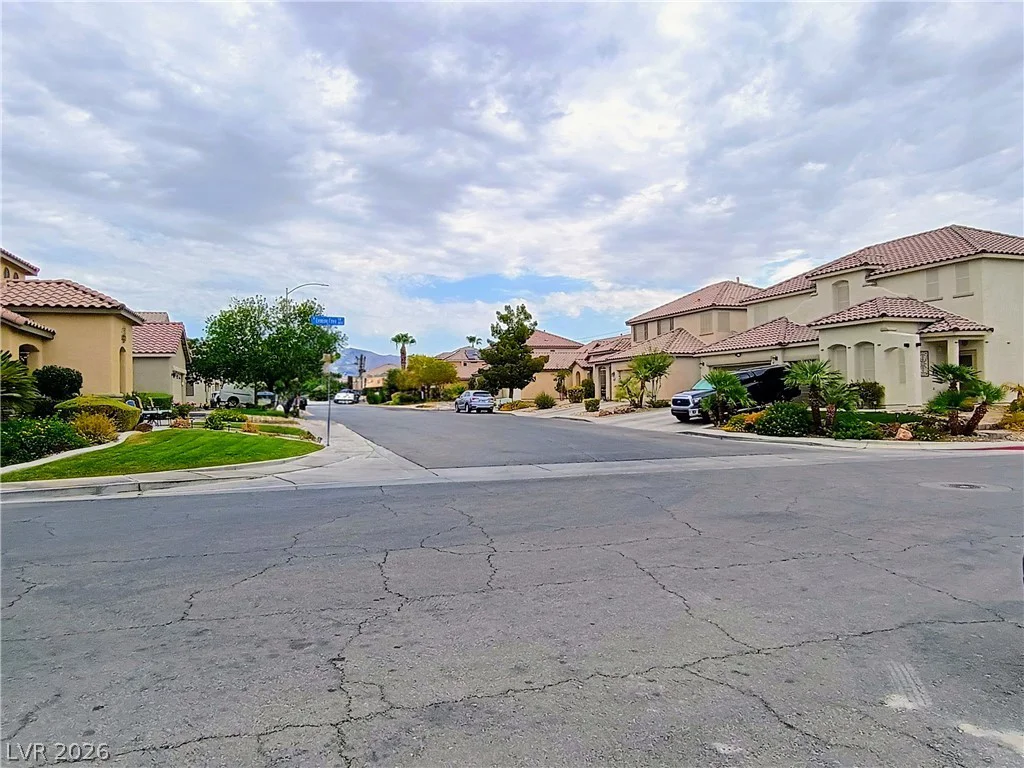 5319 Crestpoint Watch, North Las Vegas, NV 89031