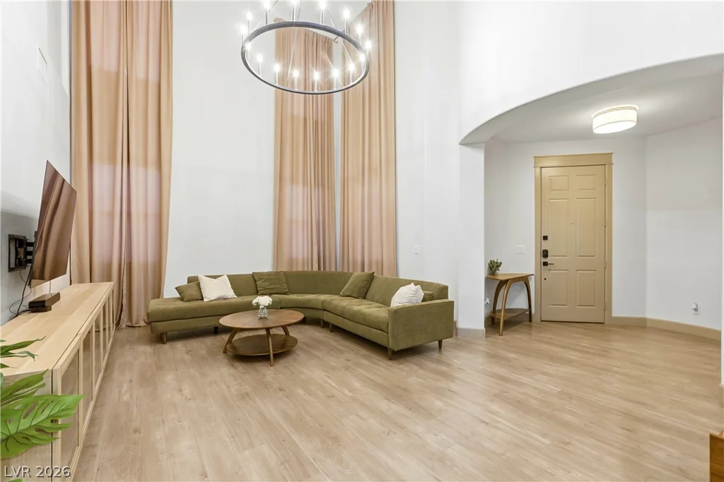 9404 Forest Edge, Las Vegas, NV 89149