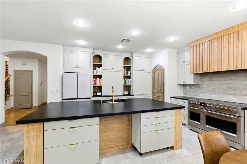 9404 Forest Edge, Las Vegas, NV 89149