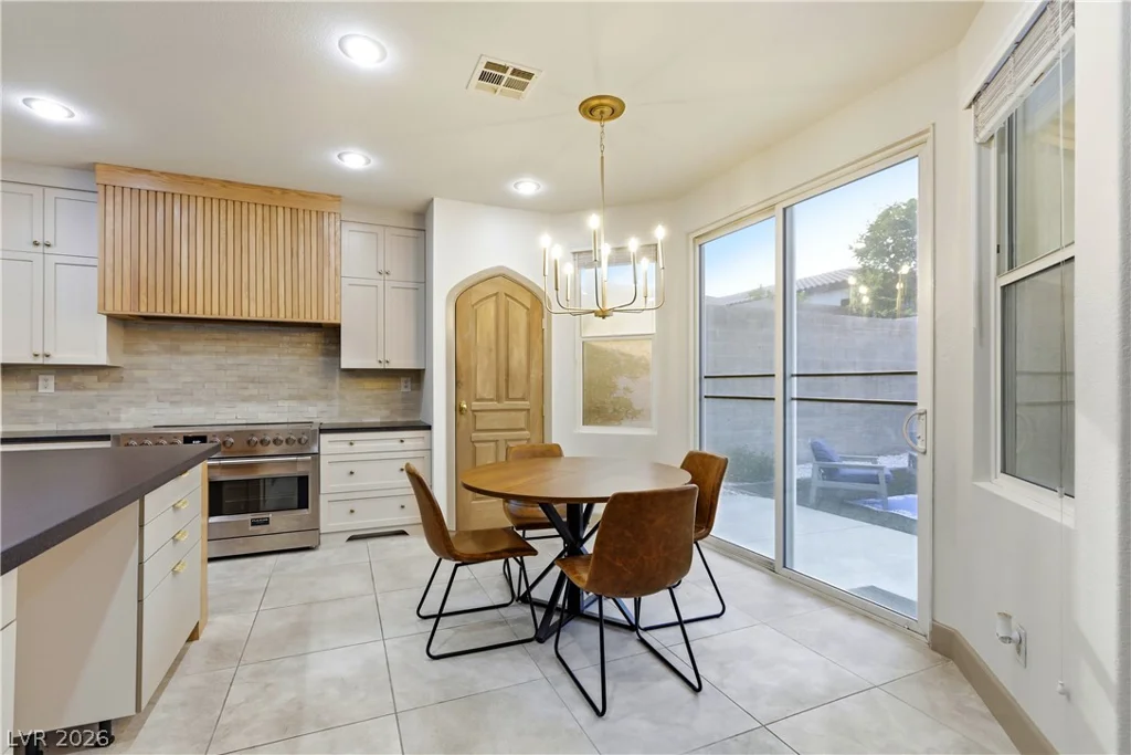 9404 Forest Edge, Las Vegas, NV 89149