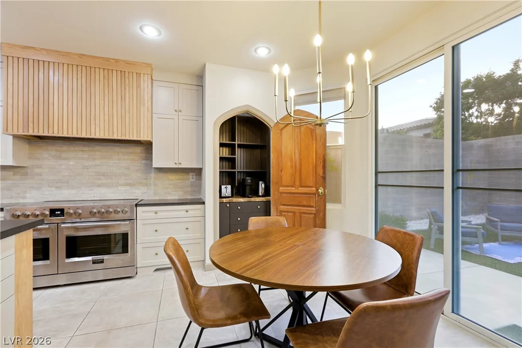 9404 Forest Edge, Las Vegas, NV 89149