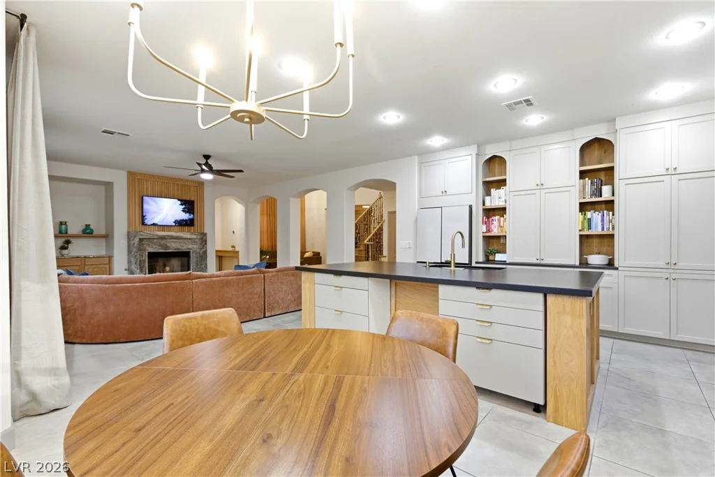9404 Forest Edge, Las Vegas, NV 89149