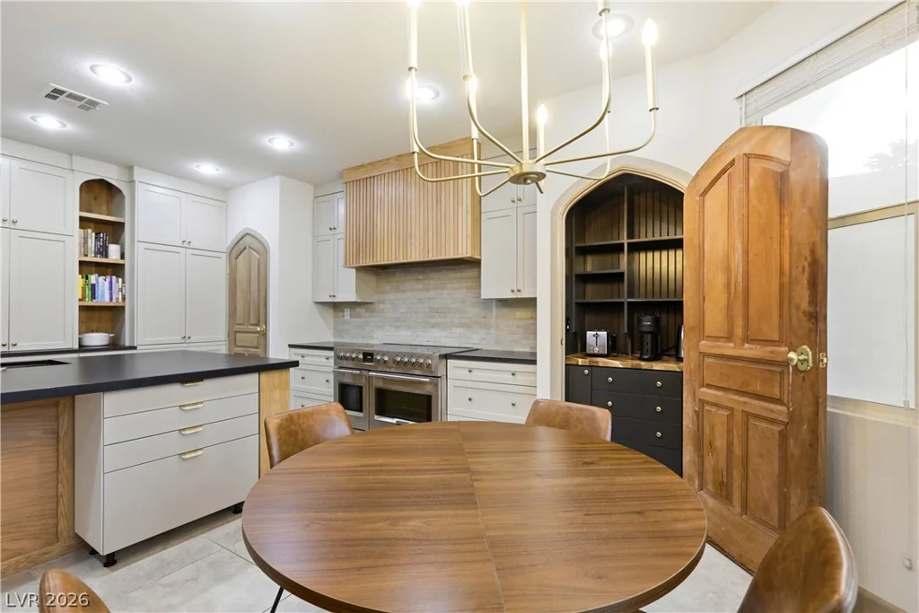 9404 Forest Edge, Las Vegas, NV 89149