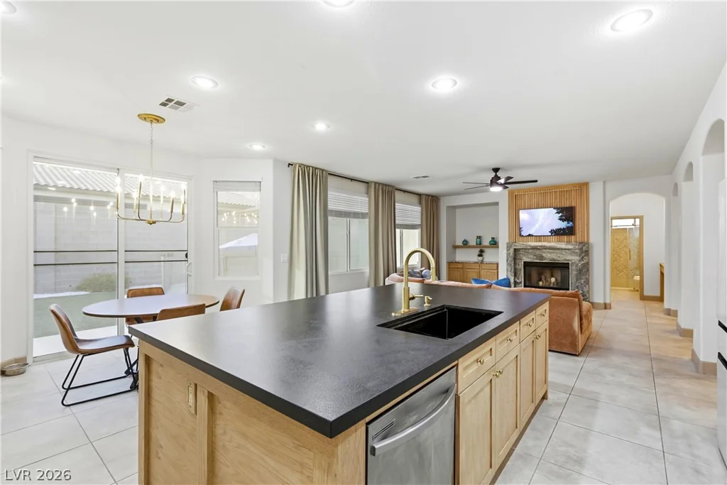 9404 Forest Edge, Las Vegas, NV 89149