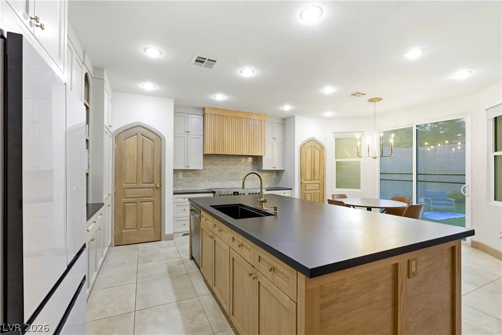 9404 Forest Edge, Las Vegas, NV 89149