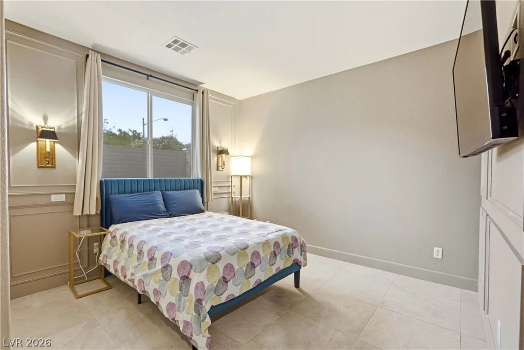 9404 Forest Edge, Las Vegas, NV 89149