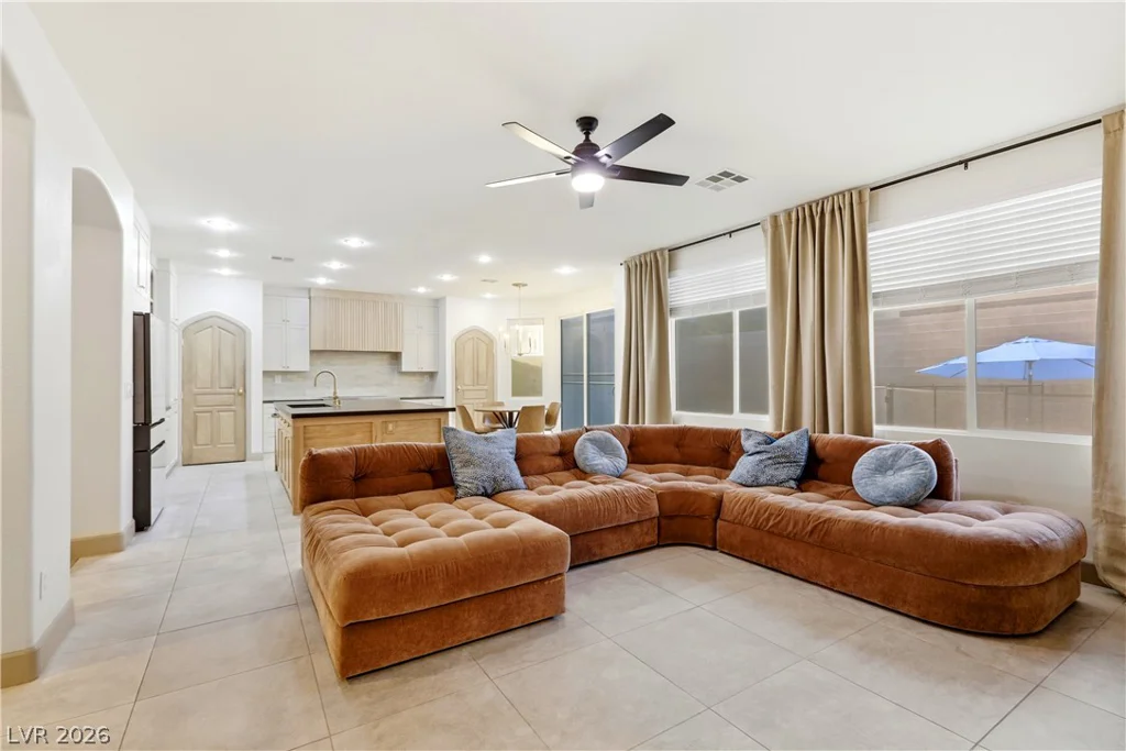 9404 Forest Edge, Las Vegas, NV 89149