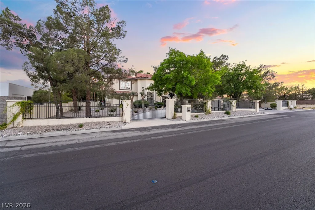 7525 Eldora, Las Vegas, NV 89117