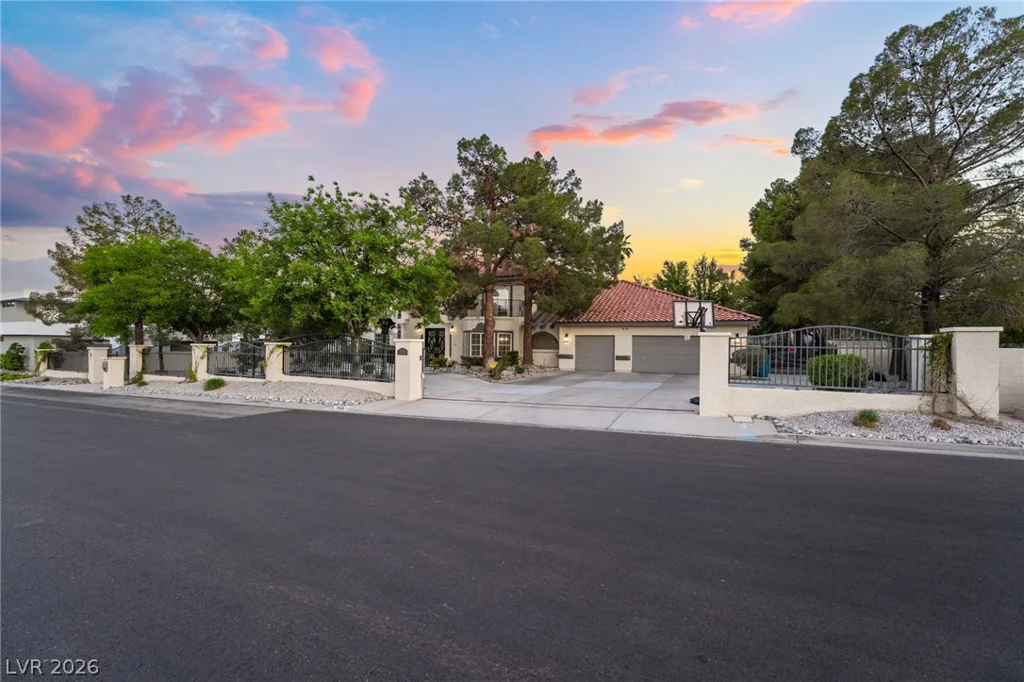 7525 Eldora, Las Vegas, NV 89117