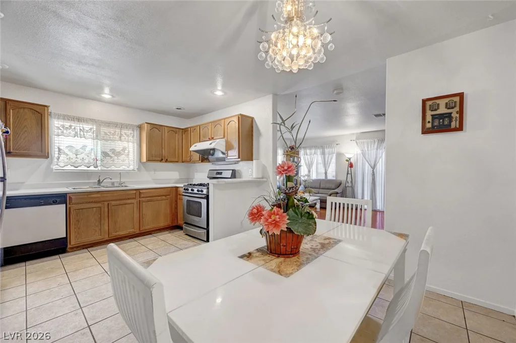 6086 Sunken River, Las Vegas, NV 89118