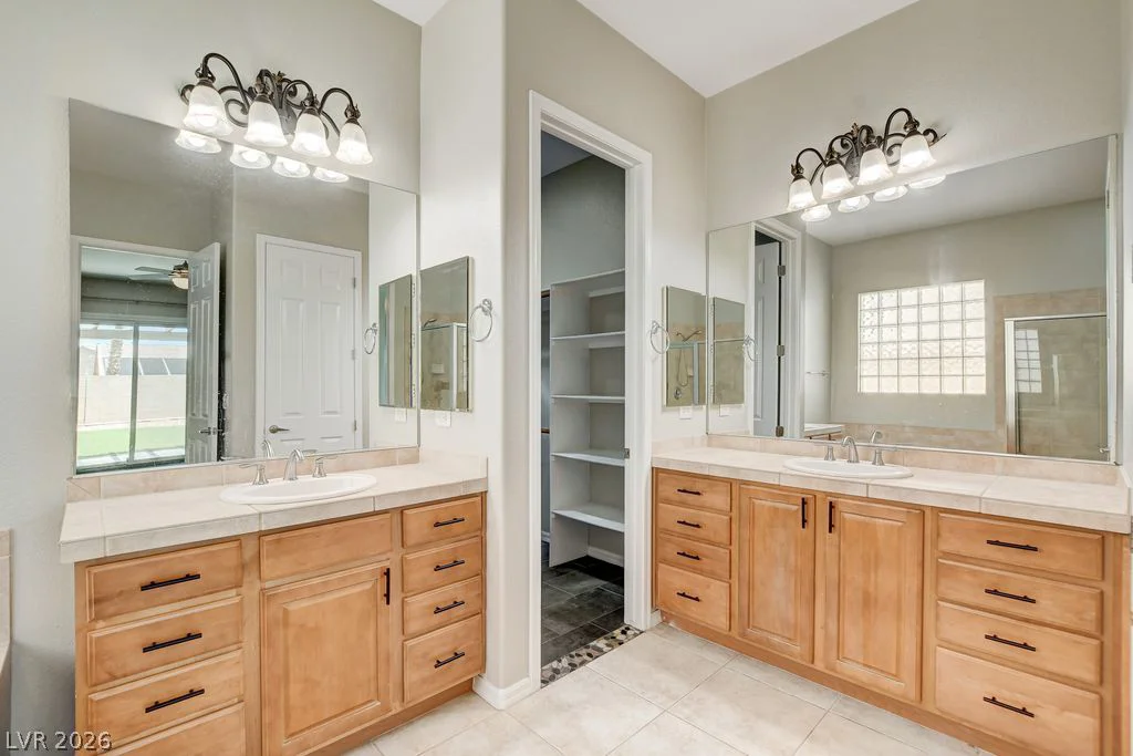 2756 Leys Burnett, Henderson, NV 89044