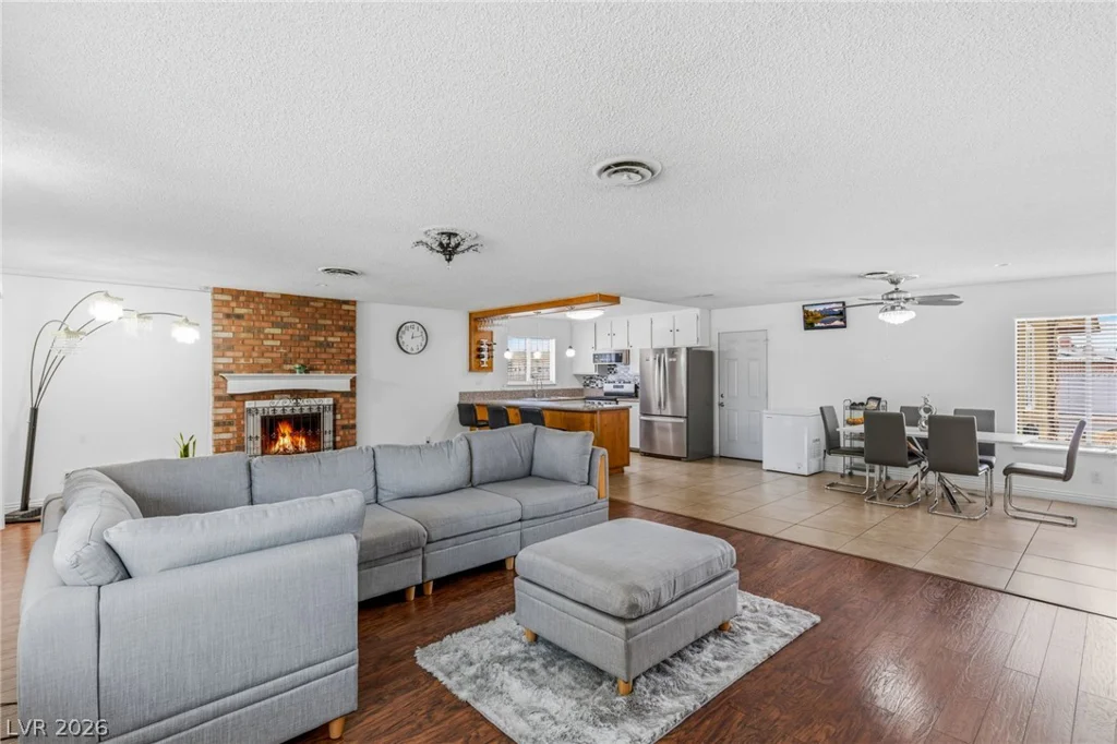 3948 Oakhill, Las Vegas, NV 89121